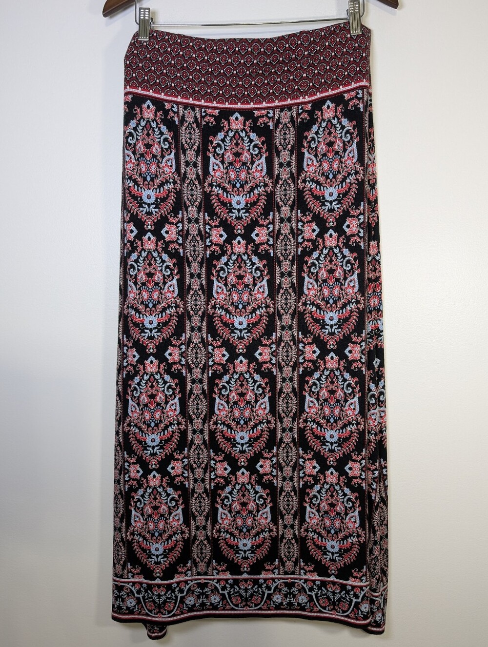 J. Jill Boho Medallion Maxi Skirt Rayon Stretch Pull On Black Pink M Resortwear - Picture 2 of 6